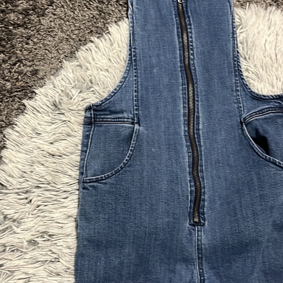 FREE People Denim Jumpsuit Size 4 - Picture 5 of 16